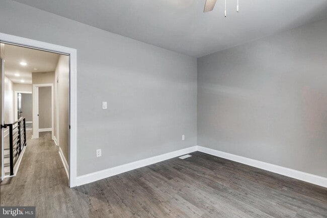 Building Photo - 6205 Elmwood Ave