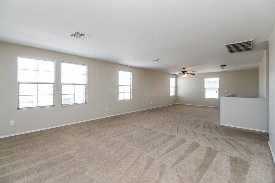 Building Photo - 6833 S 30th Ln