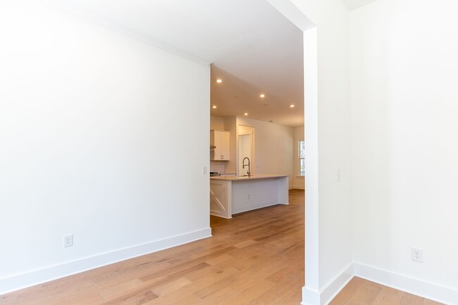 Building Photo - Stunning home in The Parks at Meadowview!