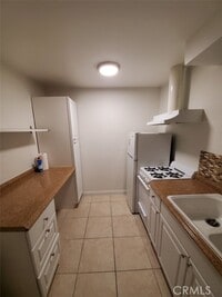 Building Photo - 5847 Cherry Ave
