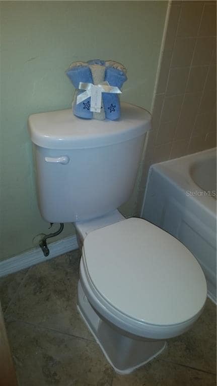 Building Photo - 5989 Village Cir S