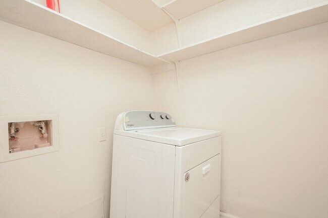 Building Photo - 9700 Leawood Blvd