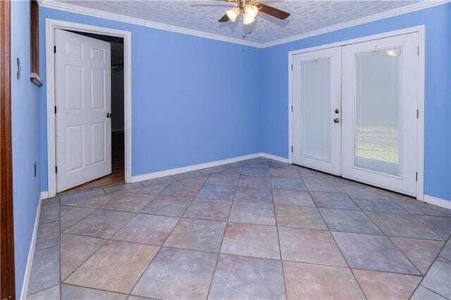 Building Photo - 3253 Reine Ave