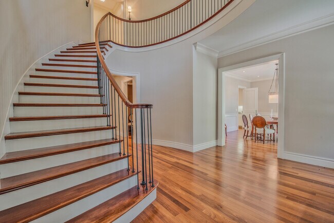 Building Photo - 200 Aspen Rd