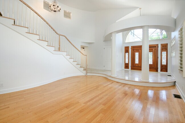 Building Photo - 1643 2nd St