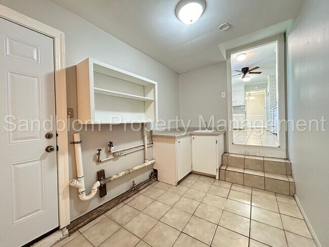 Building Photo - FOR LEASE | Midtown Tulsa | Available Now!