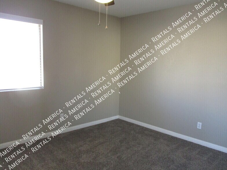 Building Photo - 1350 N 85th Pl