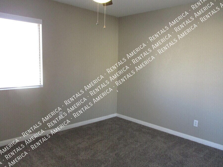 Building Photo - 1350 N 85th Pl