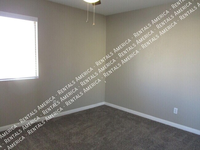 Building Photo - 1350 N 85th Pl