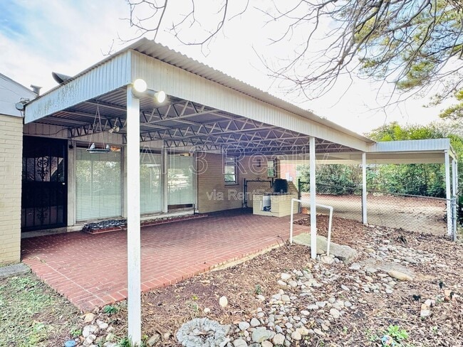 Building Photo - 2767 Biltmore Ave