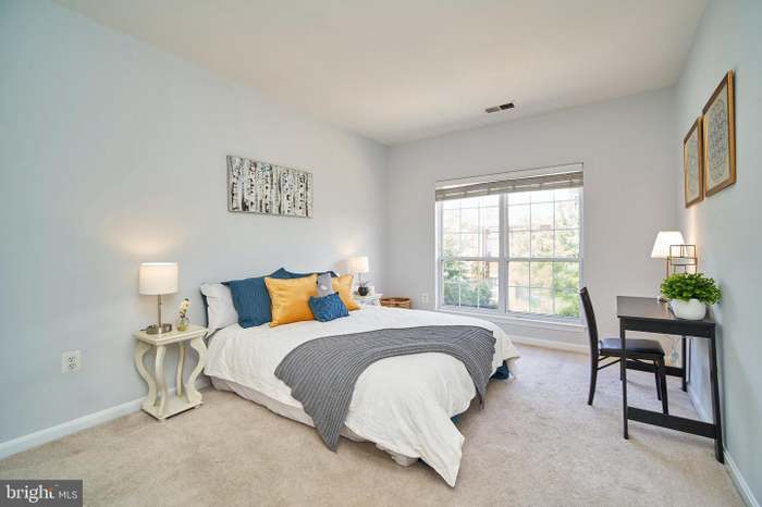 Bedroom - 4862 Eisenhower Ave
