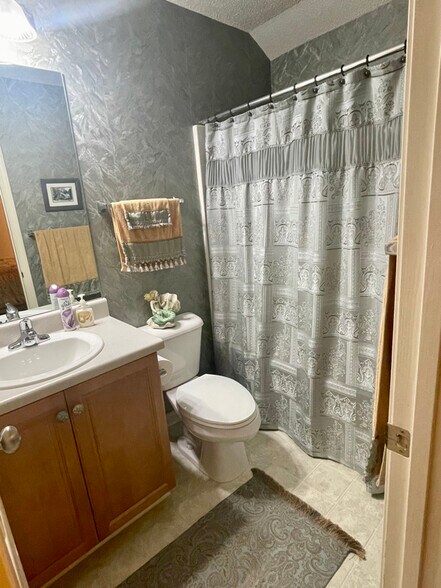 Building Photo - 214 Foxbury Square