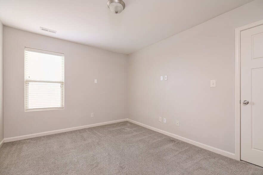 Building Photo - 14 Outwater Ridge Dr
