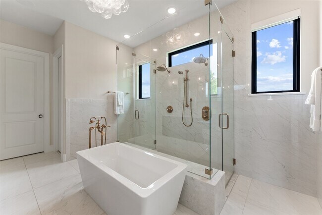 Building Photo - 2118 Bennet Ct
