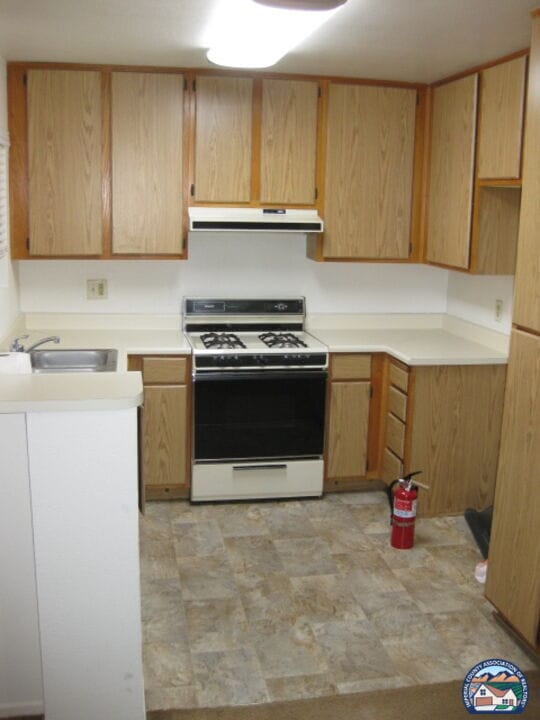 Building Photo - 1100 Rodeo Dr