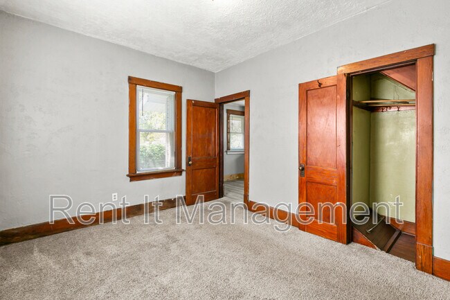 Building Photo - 2820 N 19th Ave