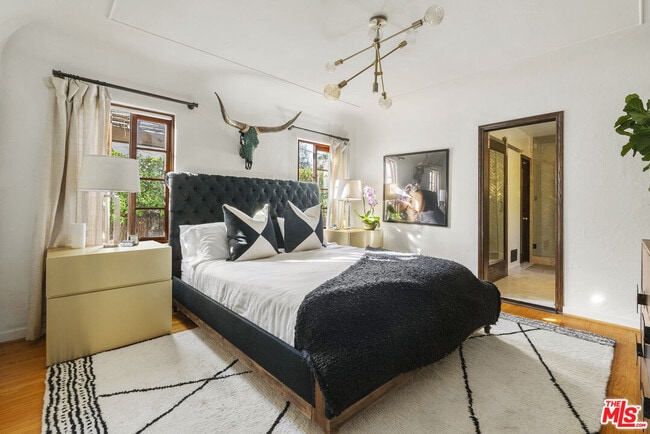 Building Photo - 105 S La Jolla Ave