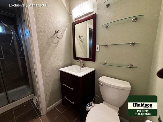 Building Photo - Available now! Beautiful 4 bedroom home with garage! Near downtown.