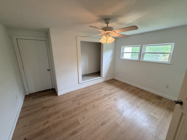 Building Photo - 421 N Archer St