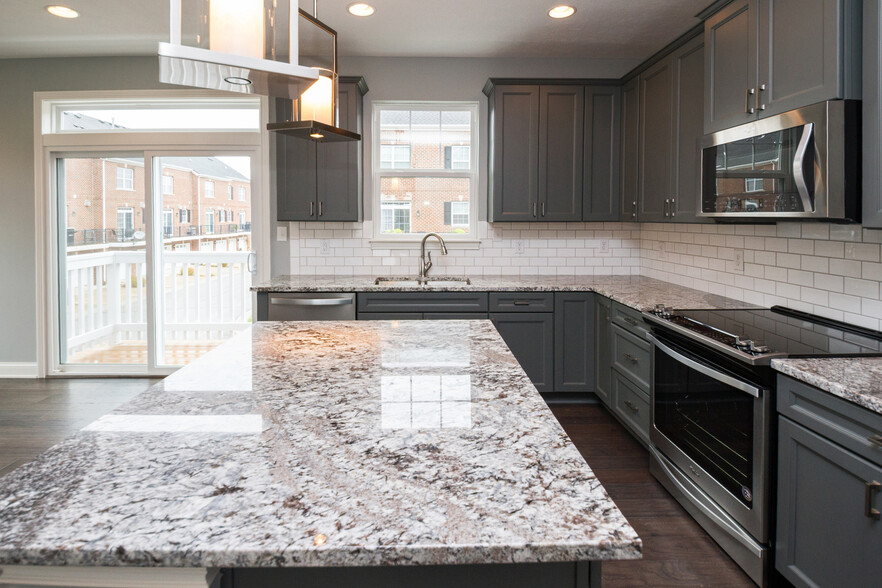 Building Photo - 15295 Mystic Rock Dr