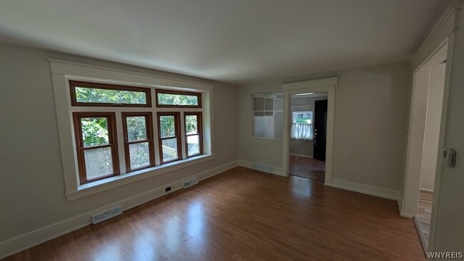 Building Photo - 170 Glen Ave