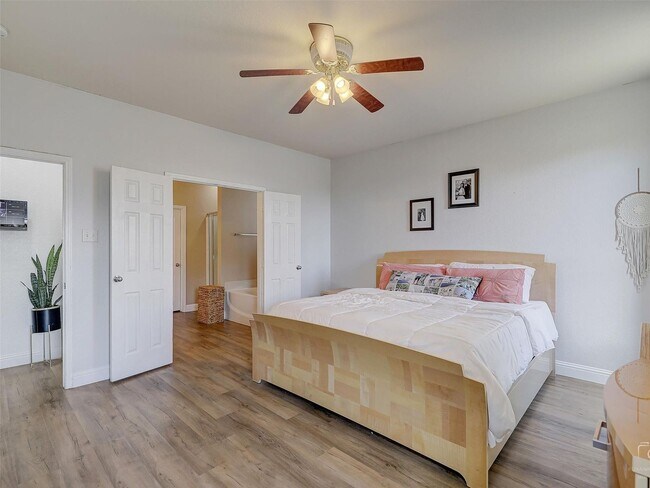 Building Photo - Charming Updated Home – 3BR, 2.5BA with Fi...