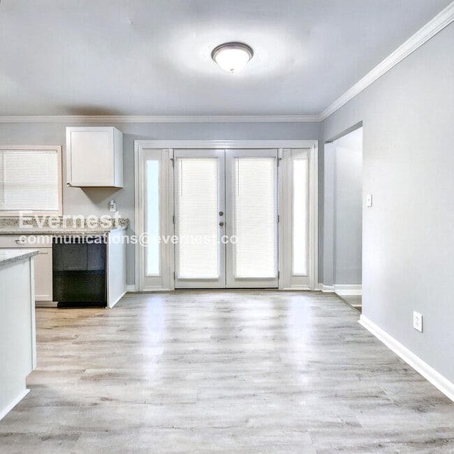 Building Photo - 1079 Shieldcrest Way