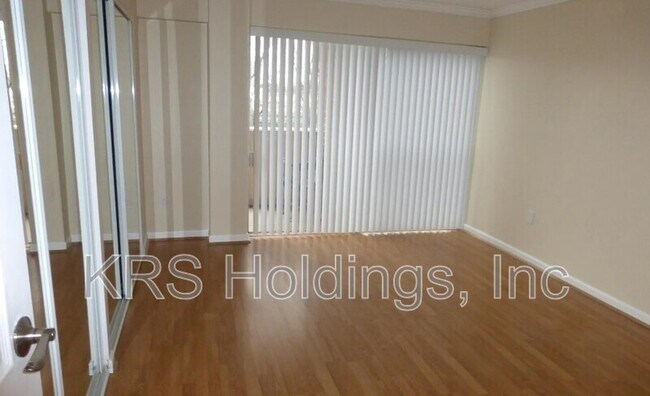 Building Photo - 1300 Army Navy Dr