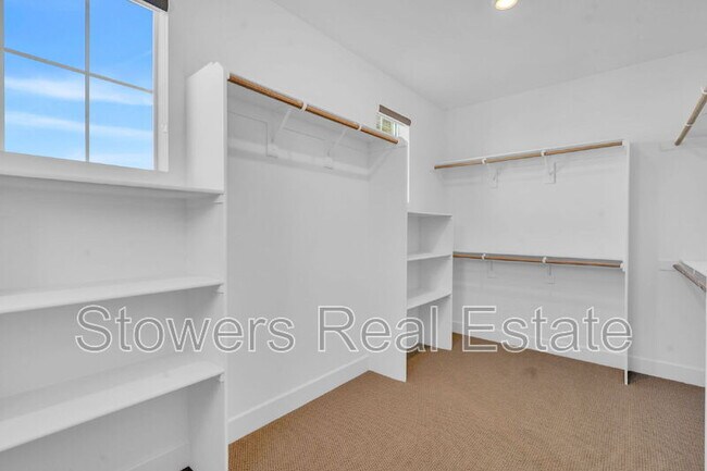 Building Photo - 176 Raven Cir