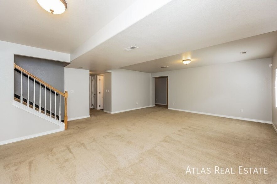 Building Photo - 7045 Wood Lily Dr