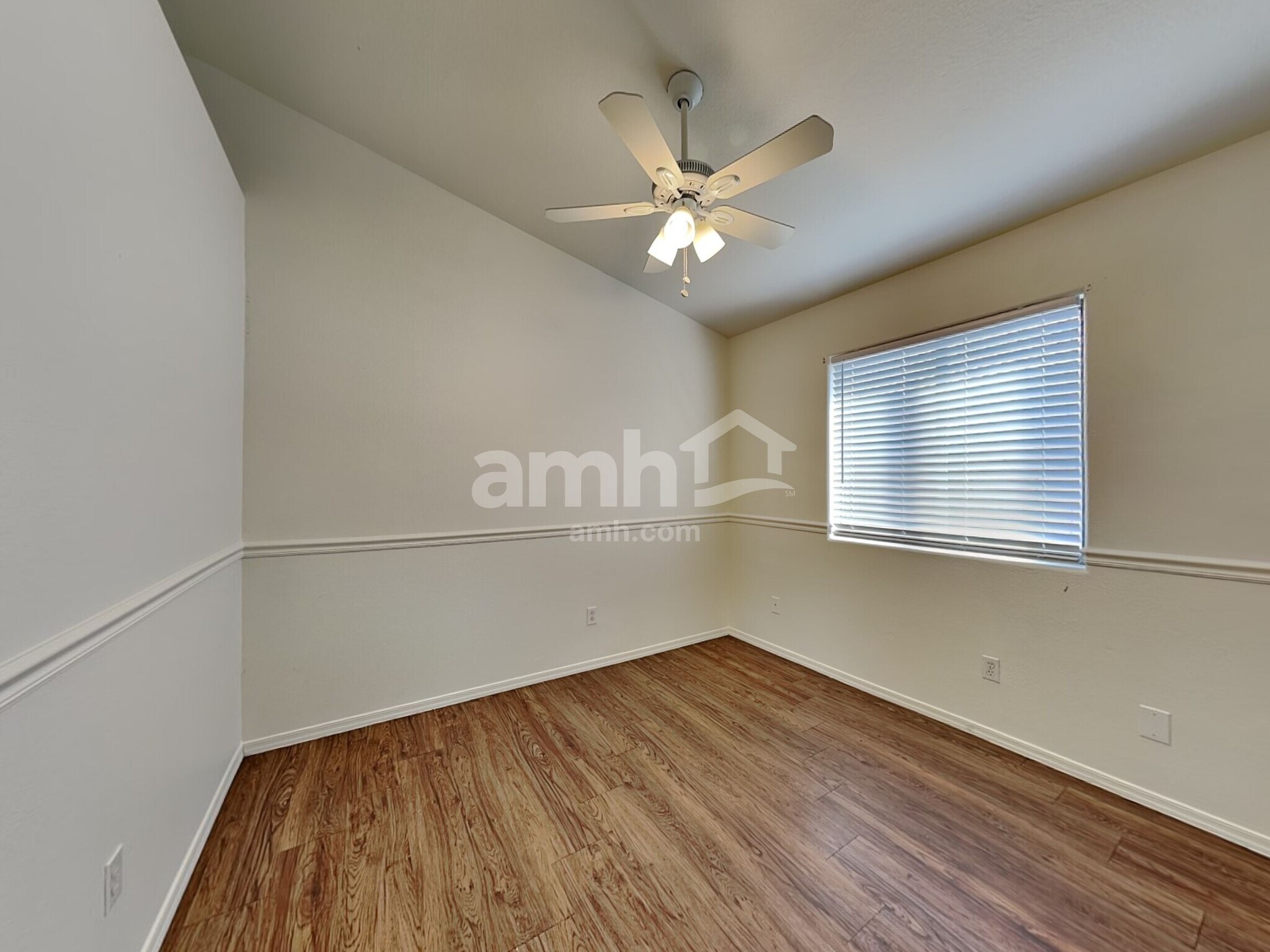 Building Photo - 2416 S 82nd Ave