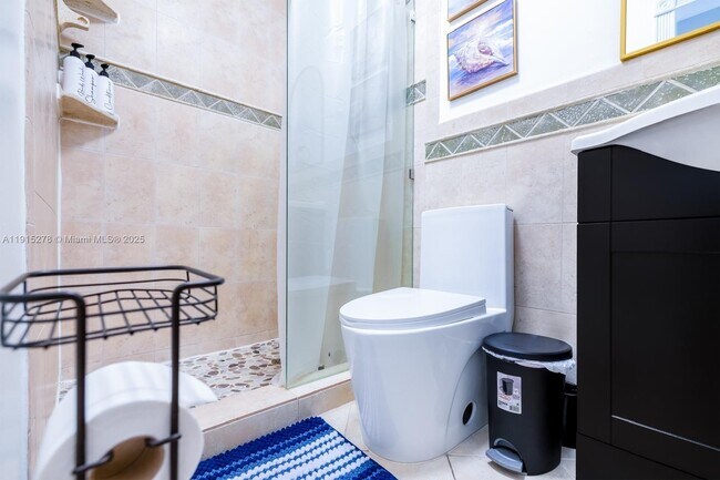 Building Photo - 312 N Luna Ct