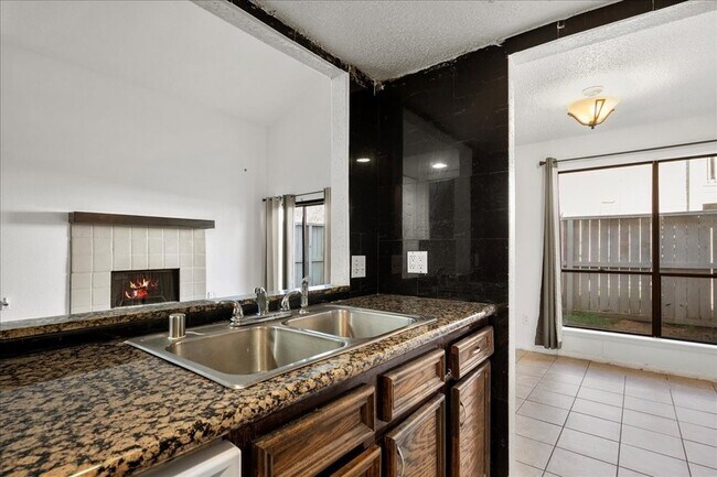 Building Photo - 9572 Windswept Ln