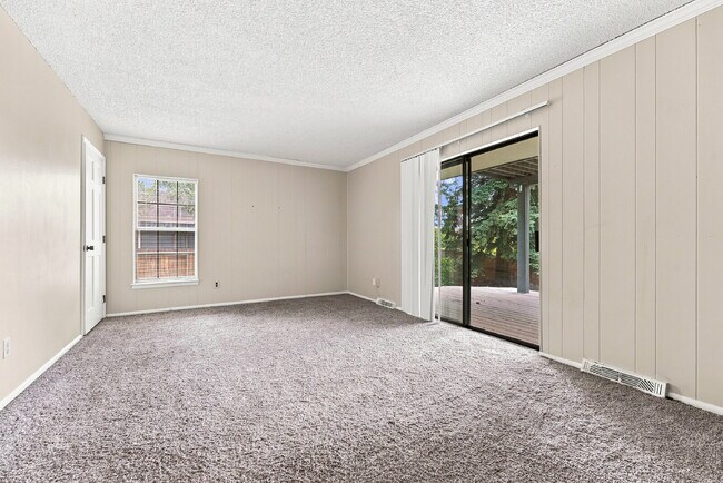 Building Photo - $2,940.95 - 3 bed 2.5 bath Home in Centennial with Central AC, and Great Backyard Space!