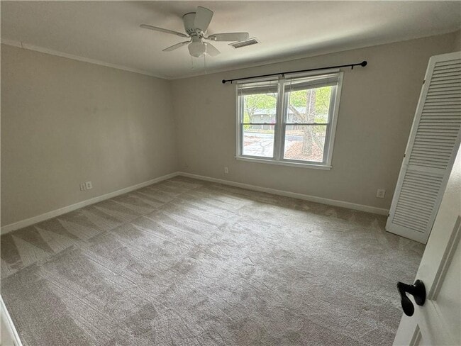 Building Photo - 2110 Six Branches Dr