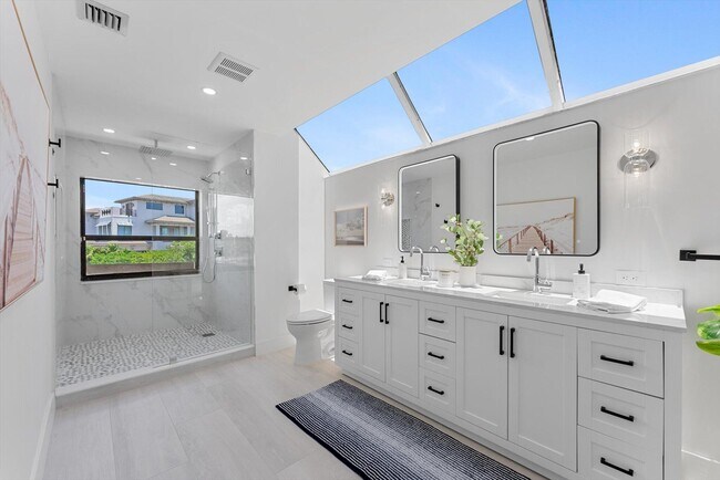 Building Photo - 1013 Bel Air Dr