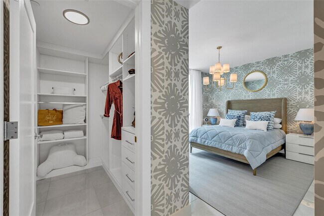 Building Photo - 100 E Las Olas Blvd