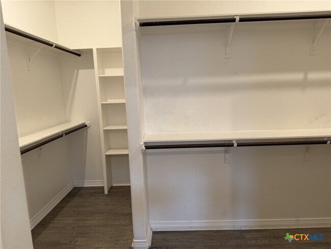 Building Photo - 3404 Braford Dr