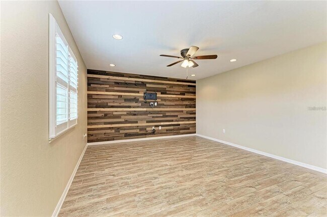 Building Photo - 2084 La Palma Ave