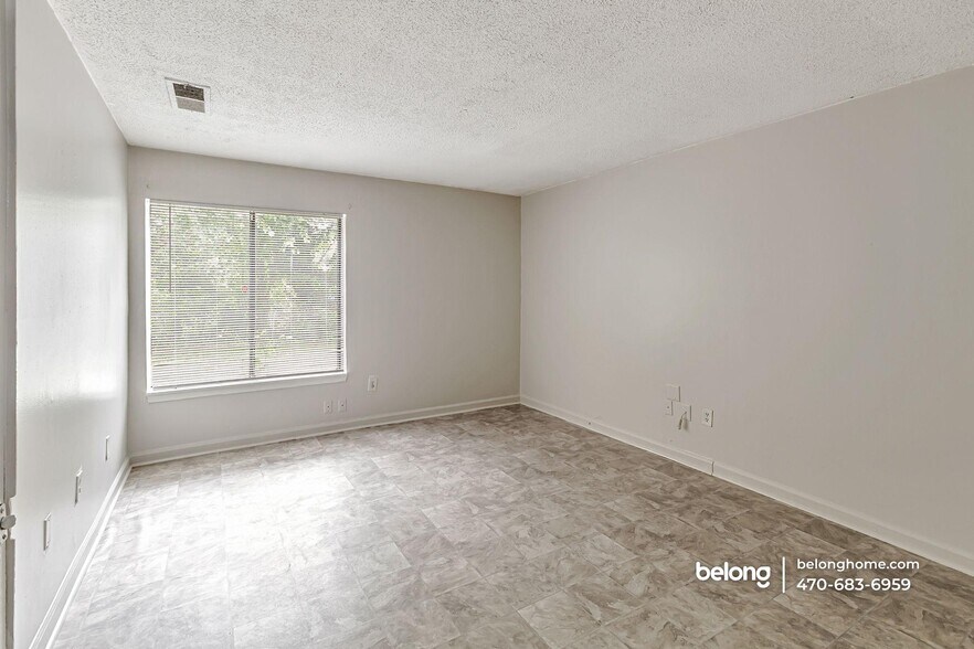 Building Photo - 3575 Oakvale Rd