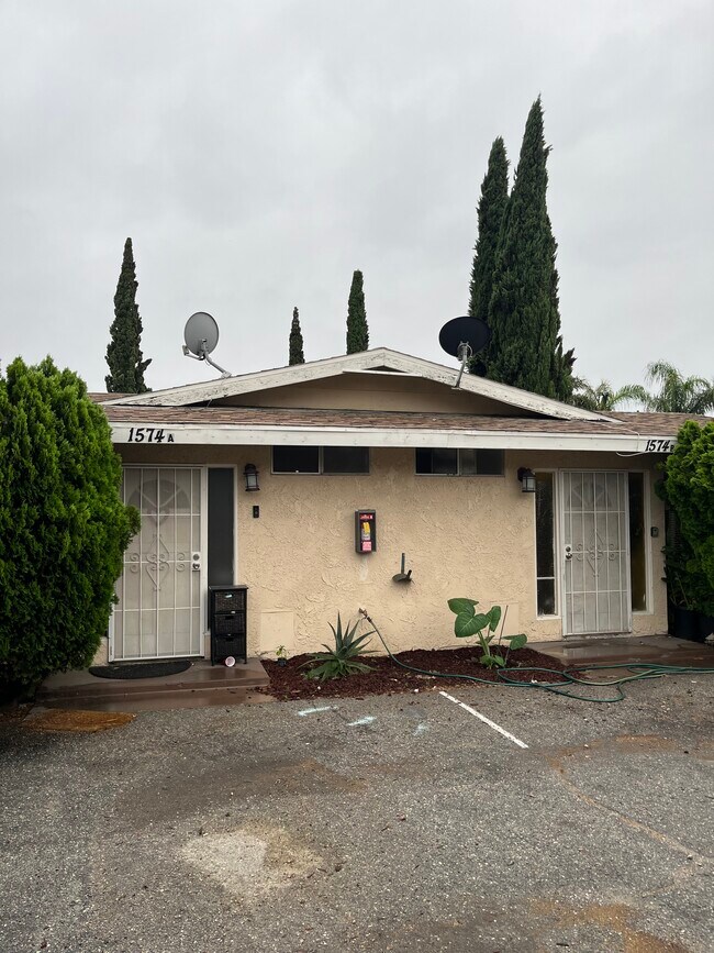 Primary Photo - 1574 W Ramona Dr