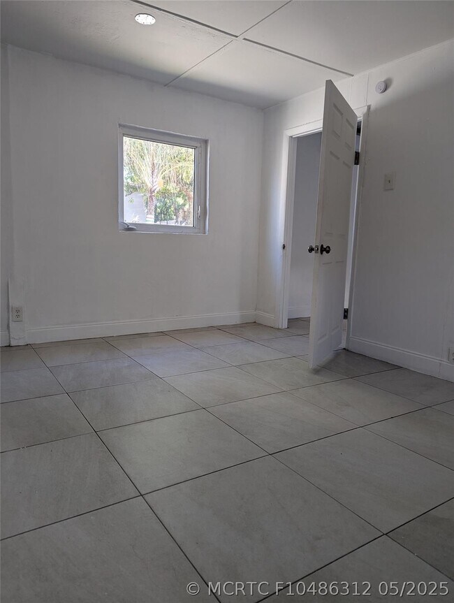 Building Photo - 2160 NW 29th St