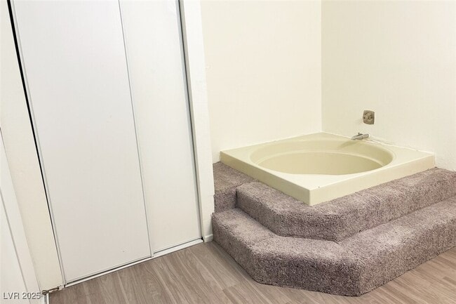 Building Photo - 4650 Koval Ln