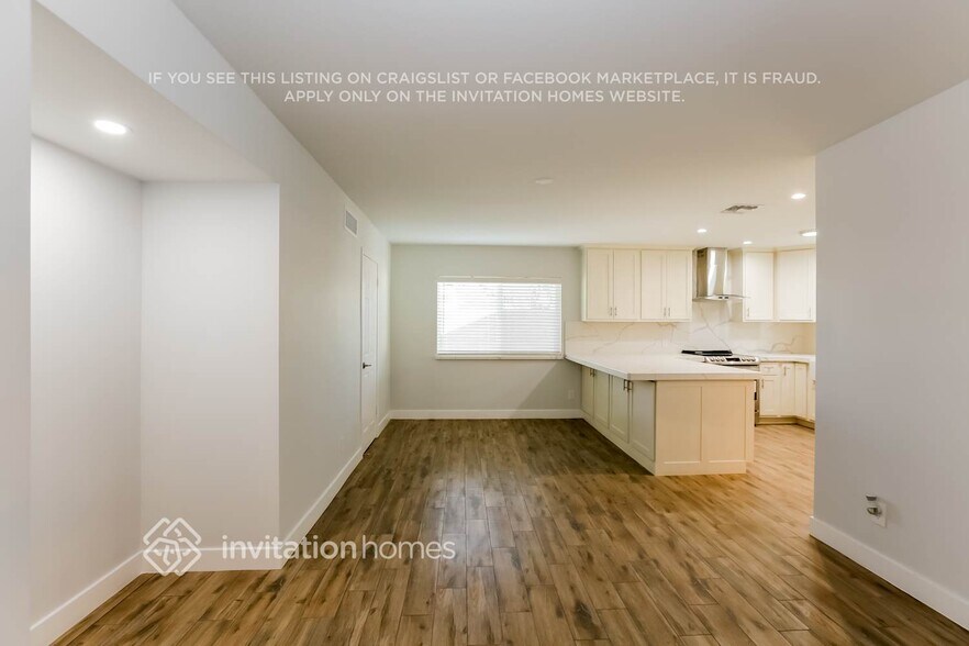 Building Photo - 1328 W Brooks St