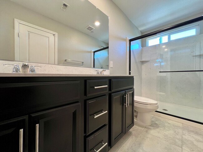 Building Photo - Modern 2-Bedroom Townhome Near Allegiant S...