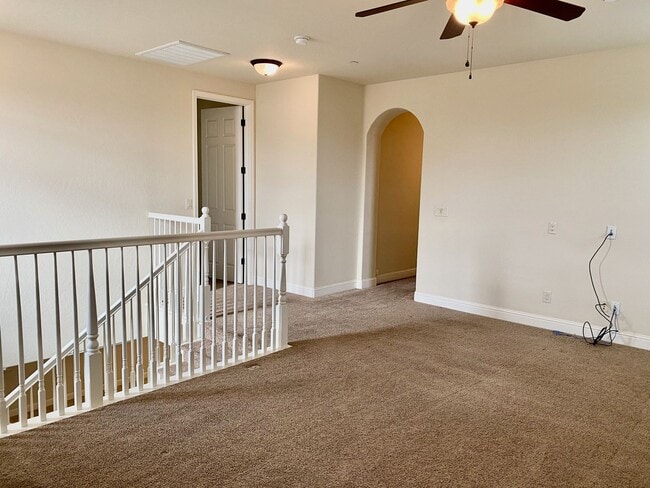 Building Photo - $2,990 Copper River, Beautiful 4 Bedroom -  E. Via Estrella Dr, Fresno / Gated Community