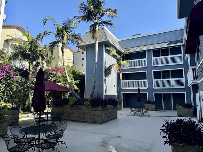 Building Photo - 3760 Florida St