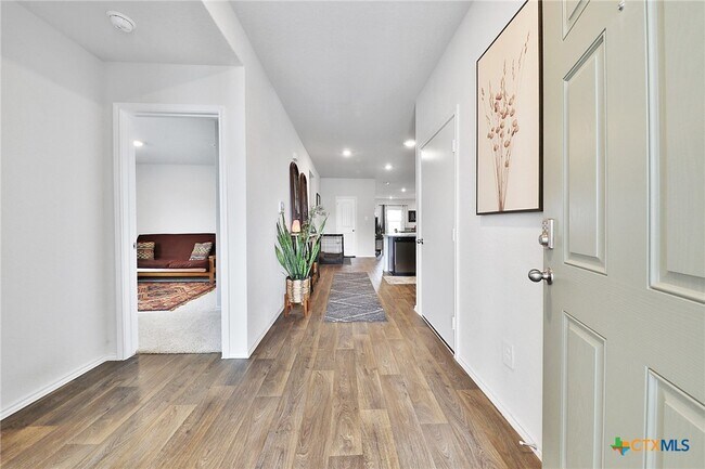 Building Photo - 801 Cinnamon Teal