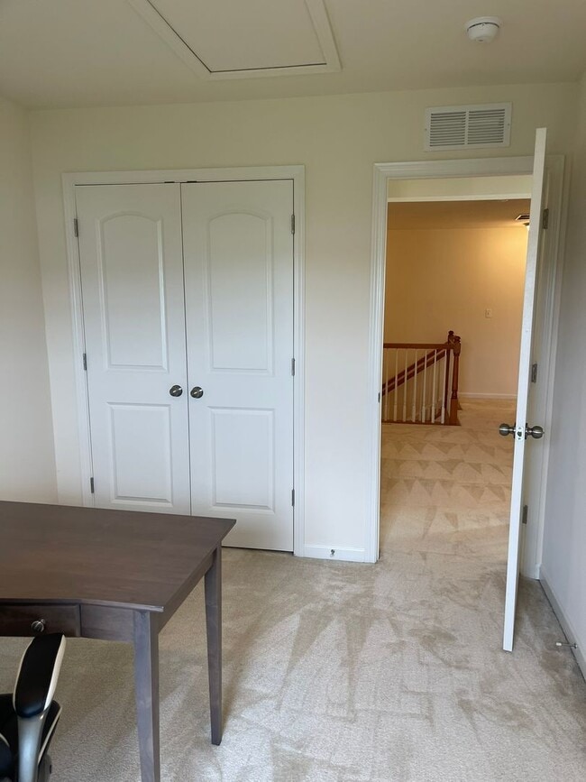 Building Photo - COMING SOON - HYETTS CROSSING