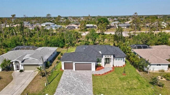 Building Photo - 212 Fairway Rd